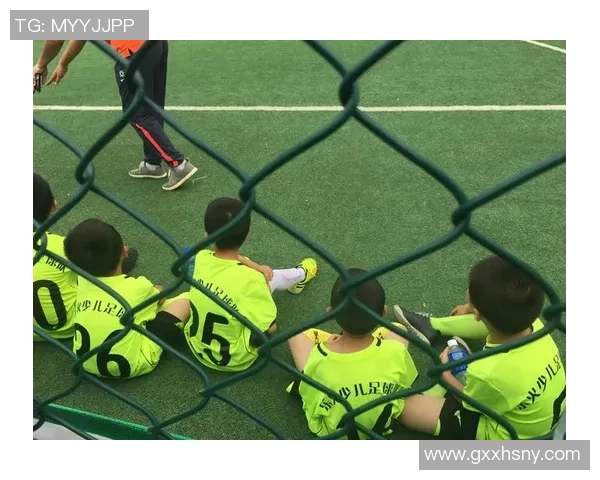 安哥拉与中国红队激战正酣展现足球魅力与团队精神的巅峰对决